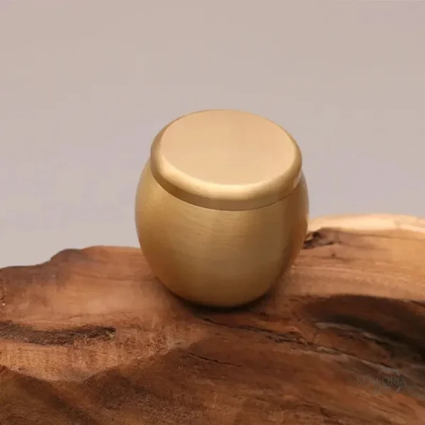 Accessoire d’encens en métal avec finition cuivrée