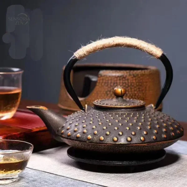Bouilloire design japonaise pour une expérience de thé authentique