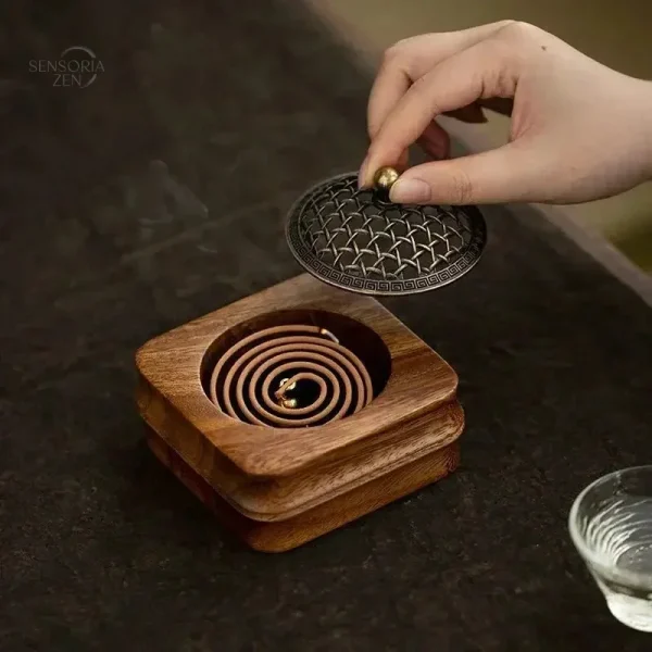 Brûleur d’Encens en Bois Massif avec Laiton