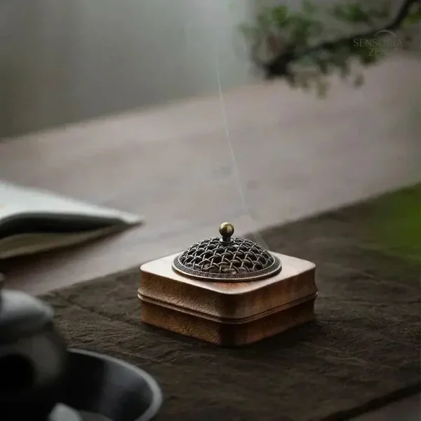 Encensoir Traditionnel en Bois et Laiton Design Zen