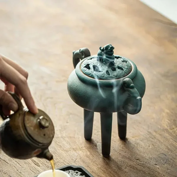 Brûleur d'encens tripode pour une ambiance relaxante