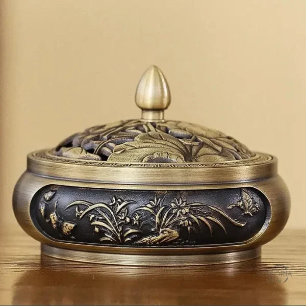 Brûleur encens en cuivre avec motifs floraux traditionnels