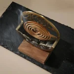 Accessoire de méditation élégant en métal