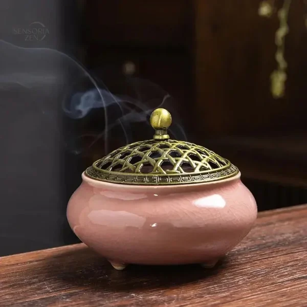 Brûleur d'encens, céramique et art Bouddhiste combinés