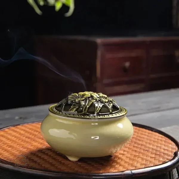 Accessoire zen : brûleur d'encens en céramique design