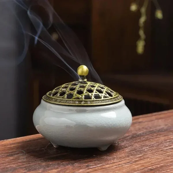 Céramique élégante : brûleur d'encens pour moments zen