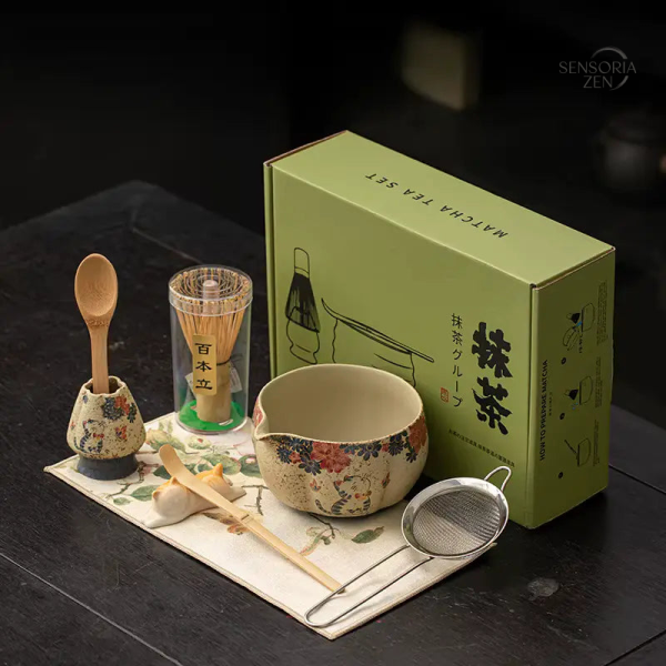 coffret-matcha-japonais-bol-fleuri-ceramique-bambou-1 Coffret Matcha Japonais - Bol Fleuri en Céramique