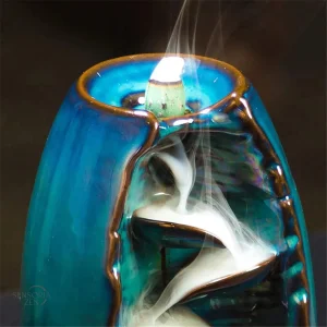 Fontaine d'encens céramique mate pour ambiance zen