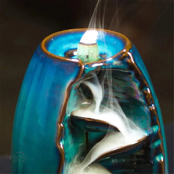 Fontaine d'encens céramique mate pour ambiance zen