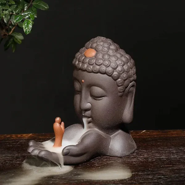 Fontaine zen en forme de main, parfaite pour méditation