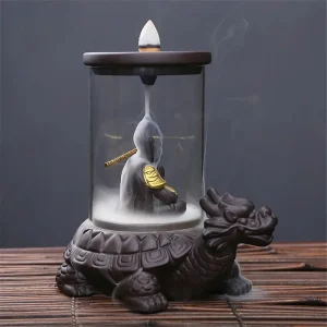 Relief de tortue et dragon dans une fontaine d'encens