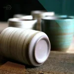 Mug en grès craquelé pour une expérience zen