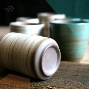 Mug en grès craquelé pour une expérience zen