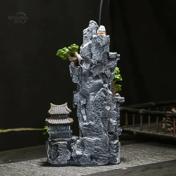 Décoration porte-encens avec cascade pour un intérieur apaisant