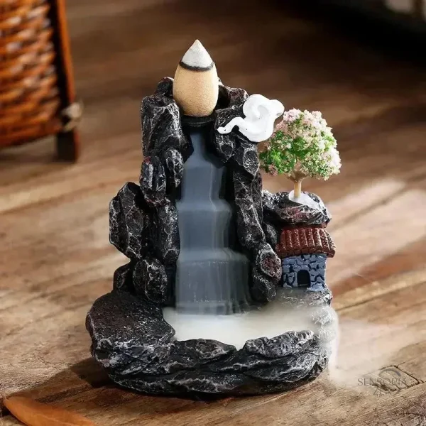 Cascade d'encens inspirée des montagnes pour détente intérieure