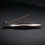 Support artisanal en céramique pour encens en cônes