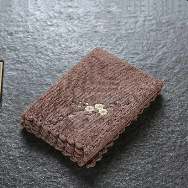 Accessoire traditionnel pour rituels d'encens