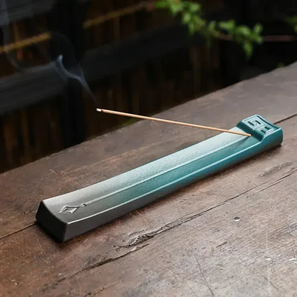 Porte-encens décoratif en céramique inspiré de la nature