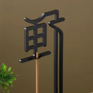 Support pour encens traditionnel, motif calligraphique