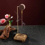 Support en bois pour encens, ambiance méditation
