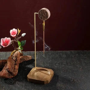 Support en bois pour encens, ambiance méditation